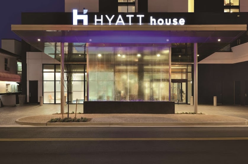 Entrance to the Hyatt House Virginia Beach/Oceanfront hotel