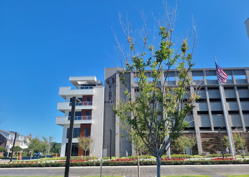 Exterior view of the Marriott Virginia Beach Oceanfront hotel